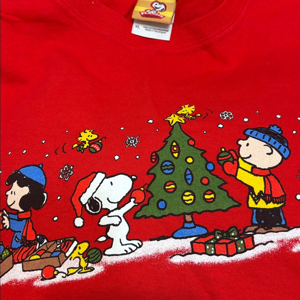 Peanuts Red Holiday ladies T-Shirt - Picture 3 of 4